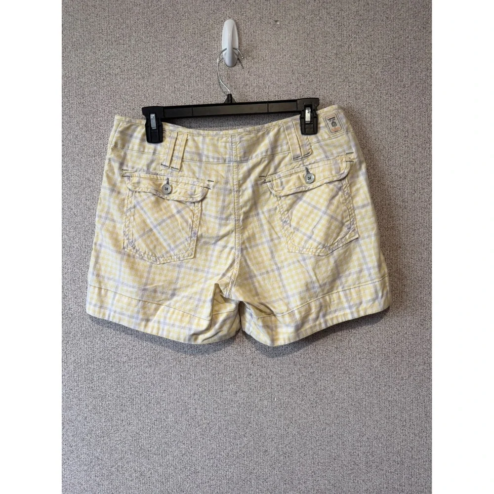 Levis Womens Yellow Gingham Plaid Casual Shorts Button Flap Pockets Est 1853 - Picture 6 of 10